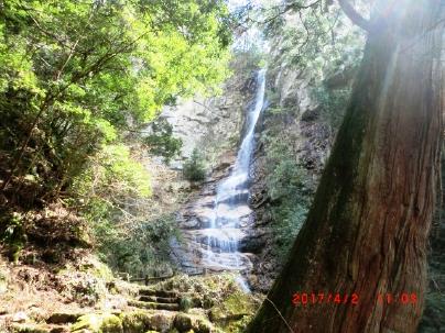 日野町の龍王滝